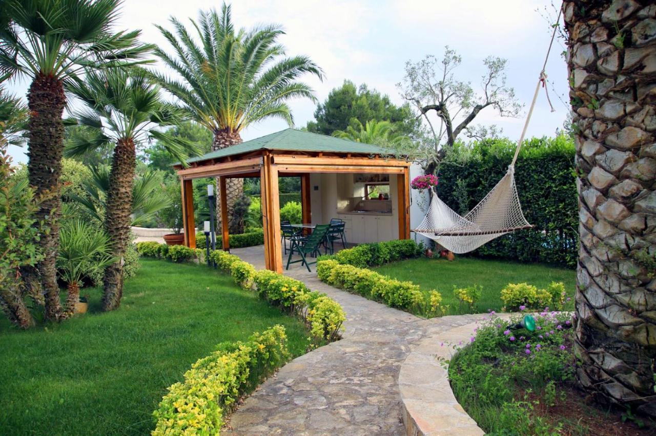Trullo Al Monte Bed & Breakfast Челие Месапика Екстериор снимка